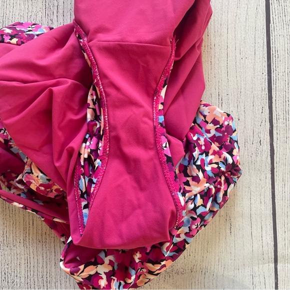 Athleta Elysian Square Neck One Piece Swimsuit Size Medium - Picture 3 of 9